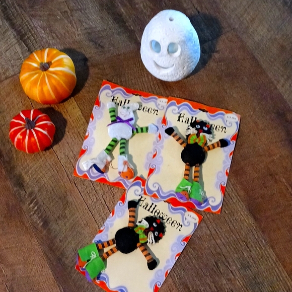 Vintage Halloween Pins 🎃 ghost candle holder 👻 - Picture 1 of 8